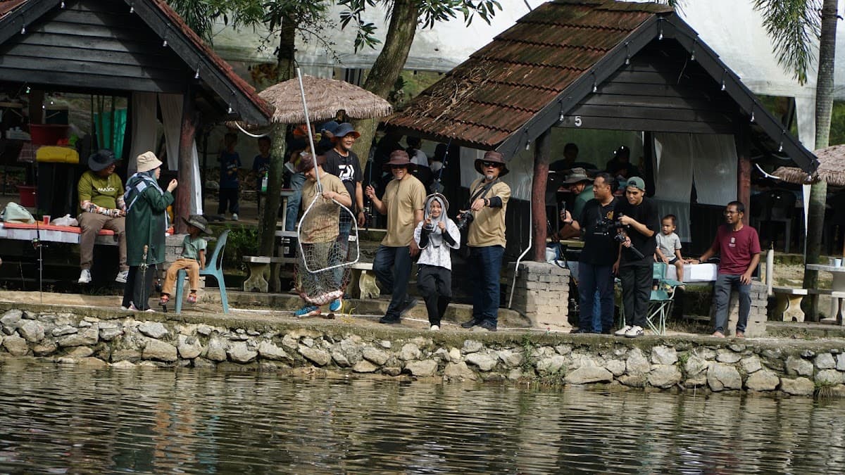 Kolam Pancing Port Mancing Batu Menangis Sungai Merab Kajang