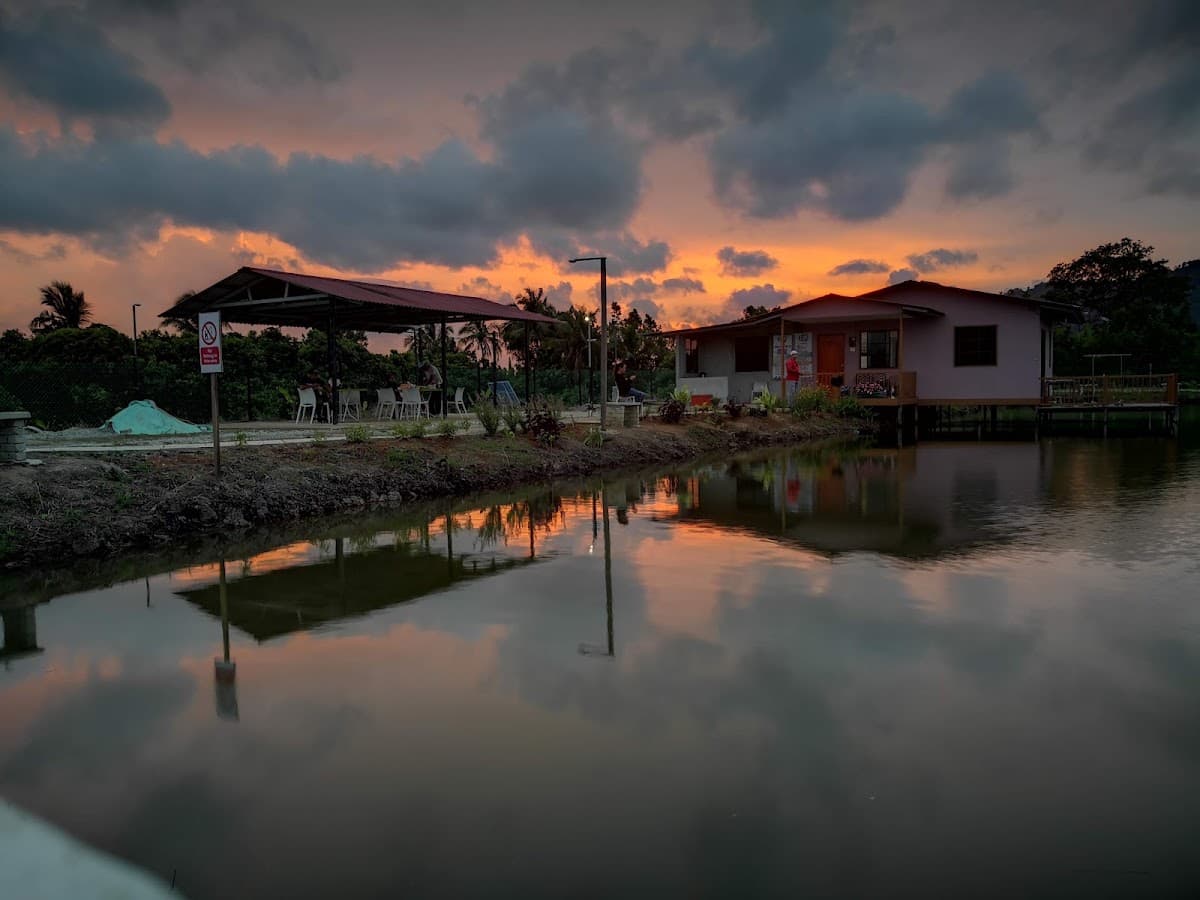 98 Fishing Village